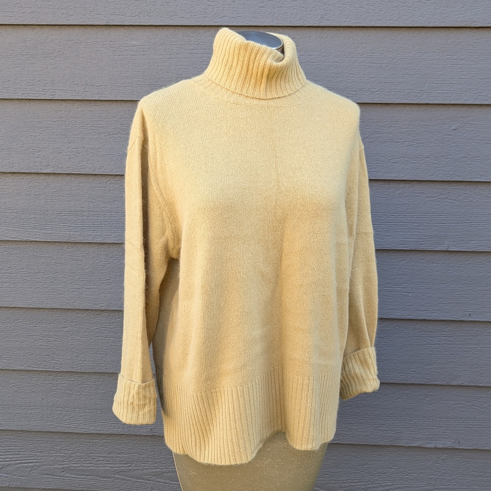 ISDA BLOOMINGDALE'S celadon angora turtleneck sweater L
